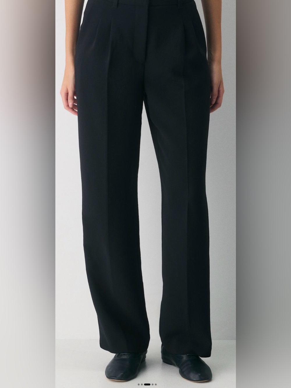 Aritzia Effortless Crepette pants size 00